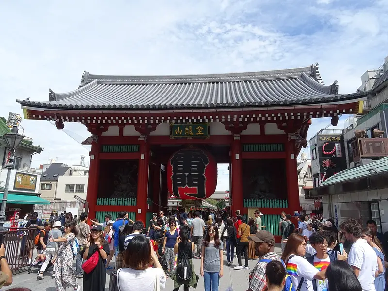 Cổng Kaminarimon đèn lồng đỏ